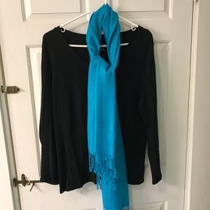 Like new blue scarf